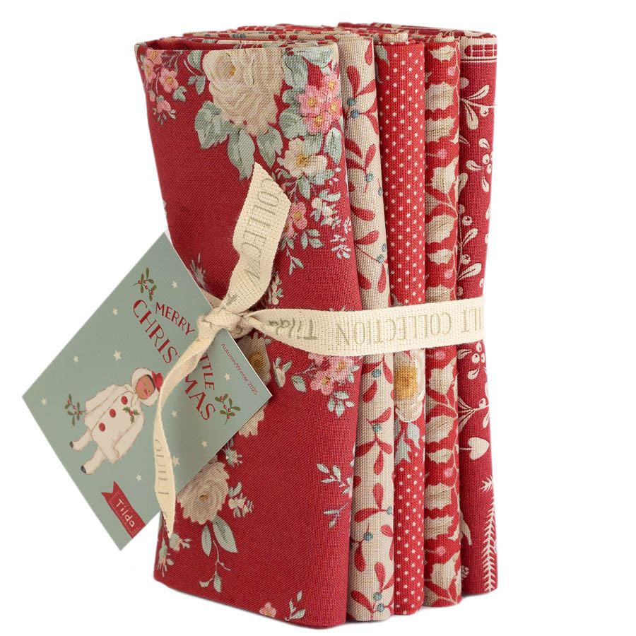 5-pack fat quarters with red and cream holiday prints, assorted square fabrics
